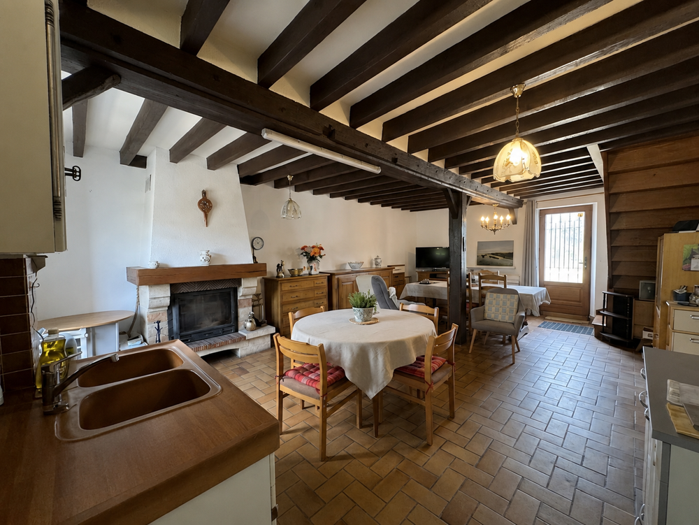 Vente Maison VARENNES CHANGY, COMMERCES ET ÉCOLES A PIED, TOUT A L'ÉGOUT, GARAGE, CUISNE D'ÉTÉ Varennes changy