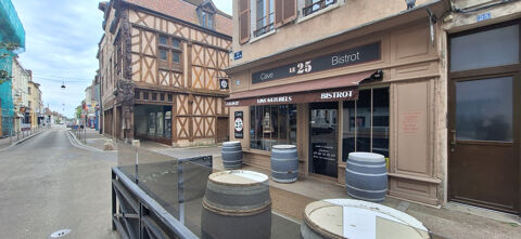 EN PLEIN COEUR DU CENTRE VILLE DE SENS,EMPLACEMENT DE 1ER CHOIX,BAR A VIN ,RESTAURATION SUR PLACE ET A EMPORTE 114000 89100 Sens