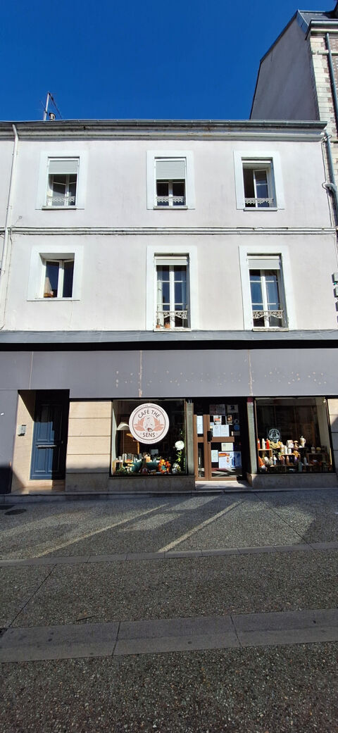 EMPLACEMENT DE 1ER CHOIX EN PLEIN COEUR DE SENS,MURS COMMERCIAUX D'ENVIRON 100M2 .A VISITER RAPIDEMENT 212000 89100 Sens