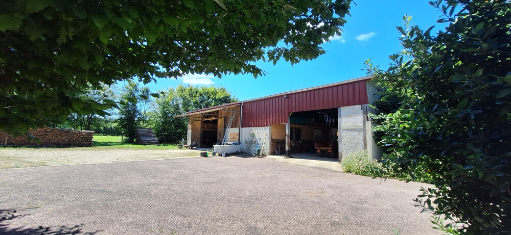 MAISON DE 145M2 DE VIE DE PLAIN PIED ET 9 HECTAR DE TERRAIN ENVIRON,3 A 4 CHAMBRES,HANGAR DE 336M2,ATELIER,BOX