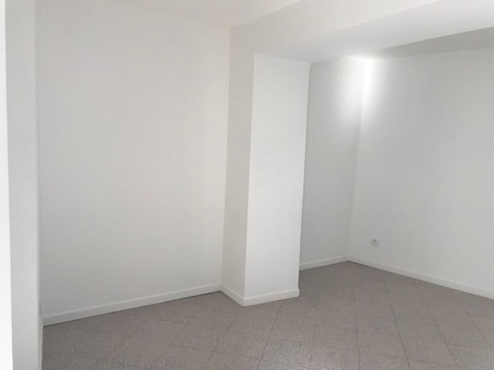 Location Appartement studio en rez-de-chaussée Sens