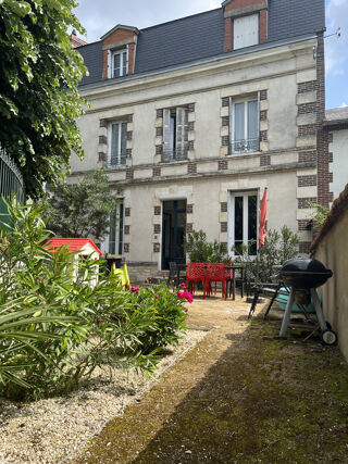  Maison � vendre 9 pi�ces 220 m�