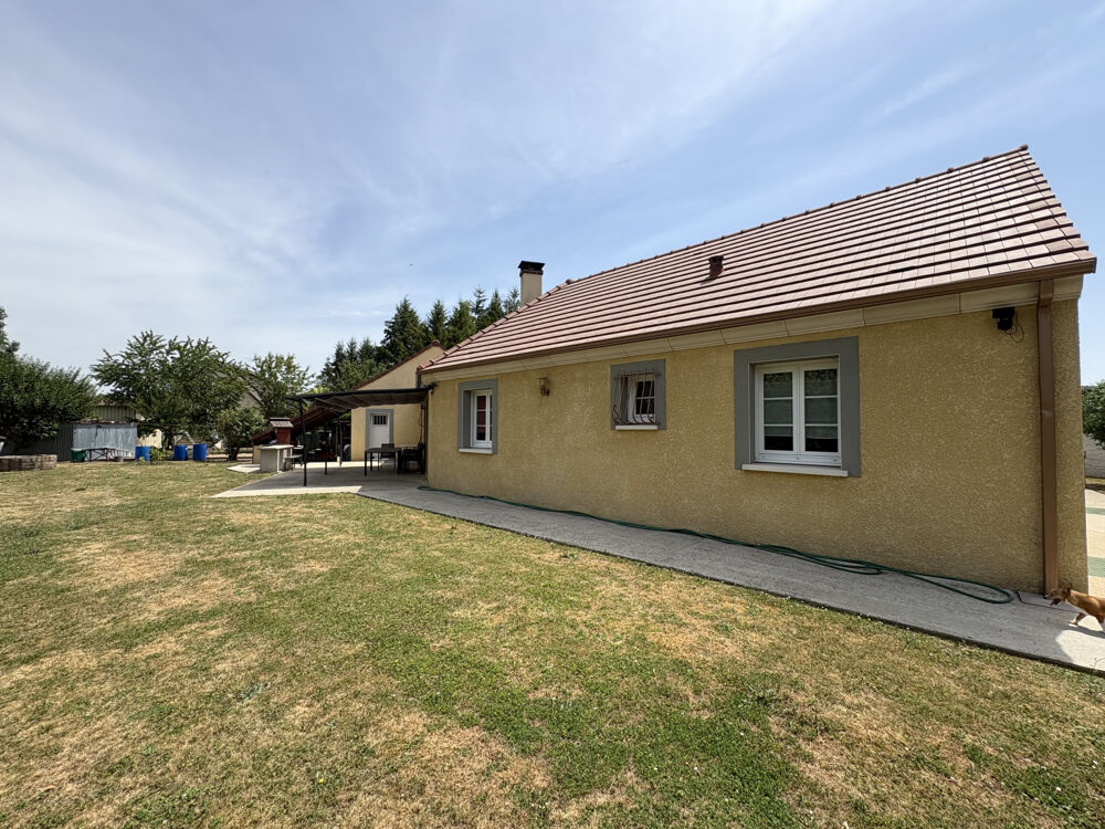 GRAND PAVILLON DE PLAIN PIED DANS SECTEUR RECHERCHE DE L'AGGLOMERATION SENONAISE