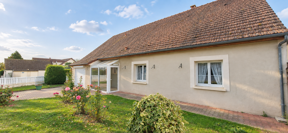 Vente Maison MAISON 160M2, 3 CHAMBRES, 4/5 CHAMBRES POSSIBLE, VERANDA,GARAGE SUR TERRAIN ARBORE 755M2 Arces dilo