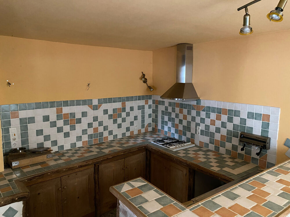 Vente Maison A RENOVER A ST JULIEN DU SAULT, AVEC COUR ET ABRI VOITURE, PROCHE COMMERCES ET GARE A PIED St julien du sault