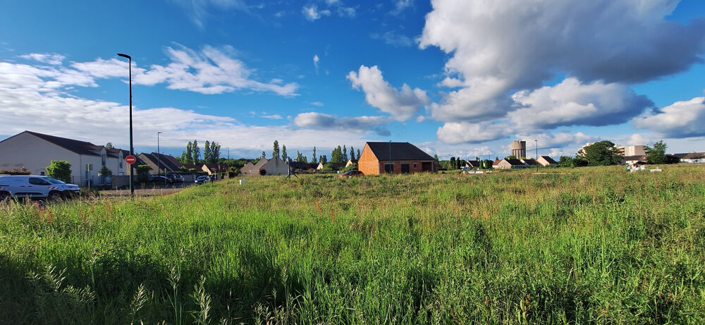 Vente Terrain TERRAIN PLAT VIABILISE DE 683 M2 DANS LE DISTRICT.EMPLACEMENT IDEAL POUR VOTRE FUTUR PROJET. Paron