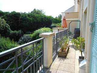  Appartement à louer 5 pièces 107 m²