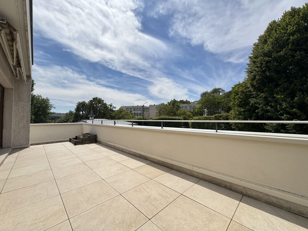 Appartement avec terrasse - 2 pièces - 65,33 m2 - LE PECQ - Place royale