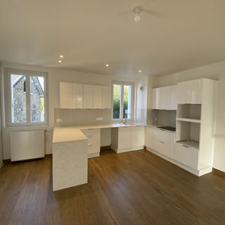  Maison à louer 8 pièces 157 m²