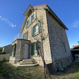  Maison à louer 8 pièces 157 m²