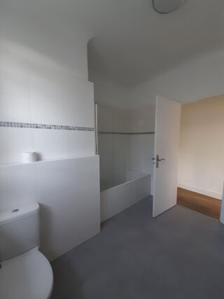  Maison à louer 8 pièces 186 m²