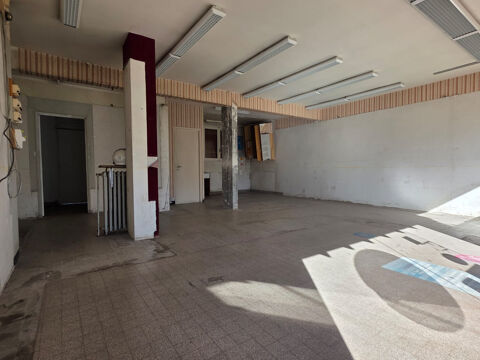   Local Commercial - 60.65 M2 - Saint Germain en Laye 