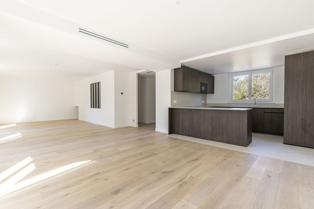 Maison 8 pièces 170 m² · à L Etang la Ville · 170 m² · 920 000 €