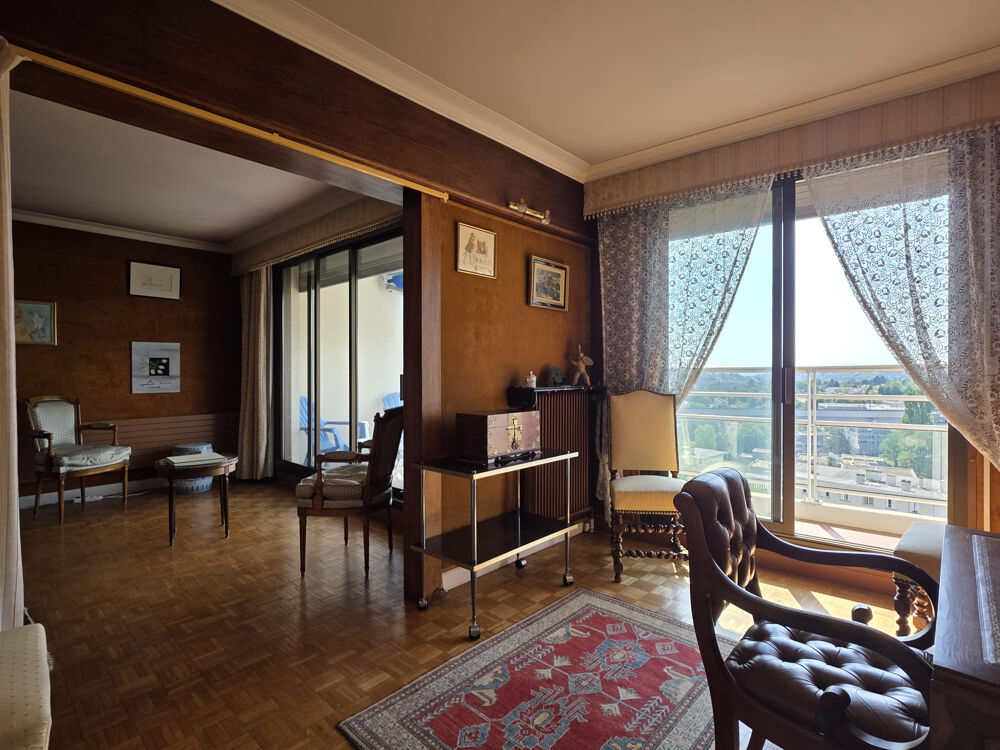 Appartement Lycée International, 4 pièces, 90 m2, dernier étage avec extérieur