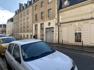  Parking / Garage à louer 