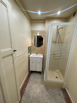 Appartement à louer 1 pièce 28 m²