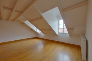  Maison à louer 7 pièces 156 m²