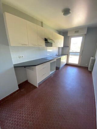 Appartement à louer 4 pièces 78 m²