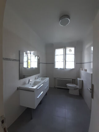  Maison à louer 8 pièces 186 m²