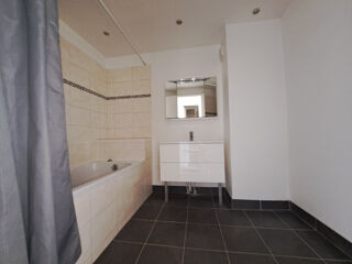  Appartement � louer 4 pi�ces 110 m�