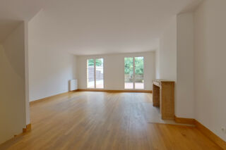  Maison à louer 7 pièces 156 m²