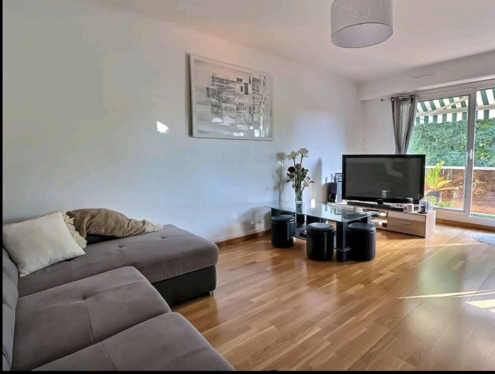 Location Appartement L'Étang-la-Ville   À 4 minutes de la gare de Saint-Nom-la-Bretèche - 3pièces 1343€ C.C L etang la ville