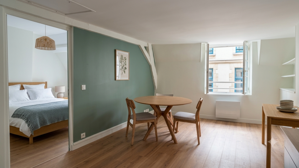 SAINT-GERMAIN-EN-LAYE - Appartement 2 pièces refait à neuf