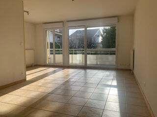  Appartement à louer 3 pièces 61 m²