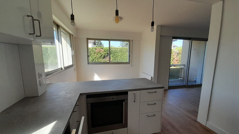 Location Appartement Thonon Ouest - Joli type 4 rénové de 74 m2 avec balcons Thonon les bains