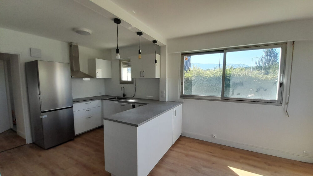 Location Appartement Thonon Ouest - Joli type 4 rénové de 74 m2 avec balcons Thonon les bains