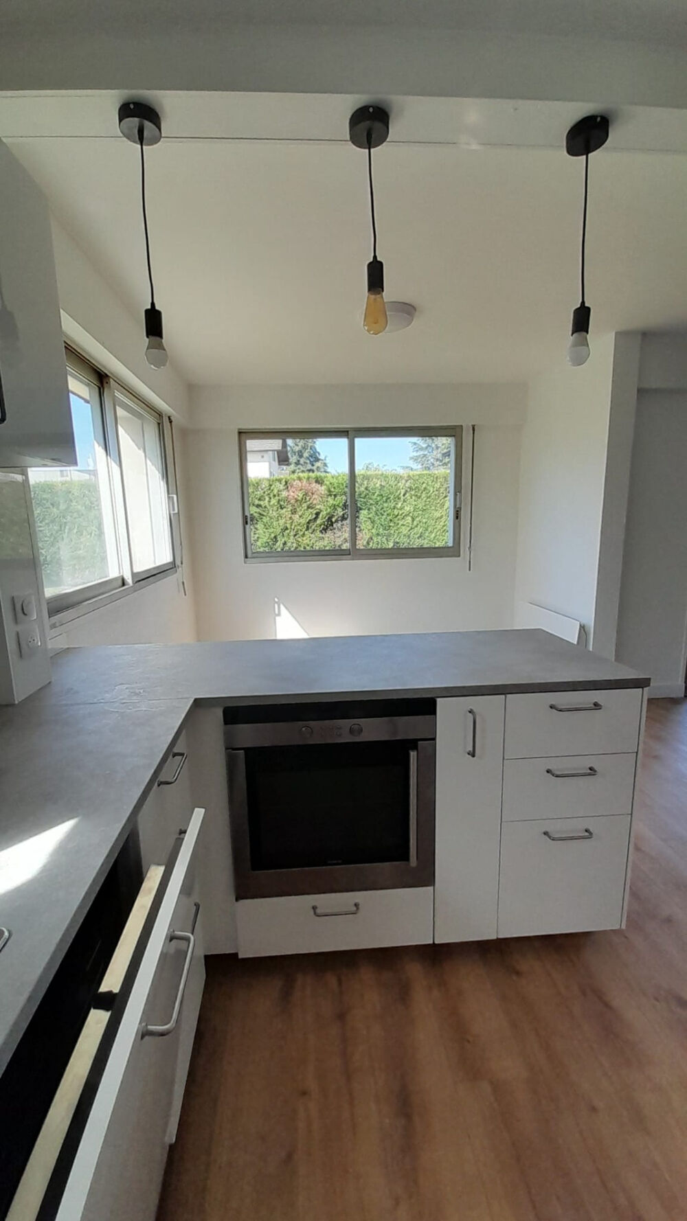 Location Appartement Thonon Ouest - Joli type 4 rénové de 74 m2 avec balcons Thonon les bains