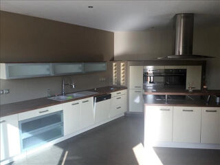  Appartement à louer 8 pièces 279 m²
