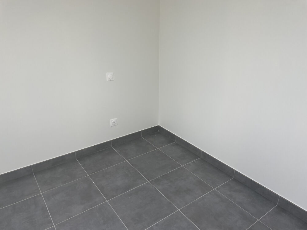 Appartement neuf à louer 750 € par mois à Charvonnex