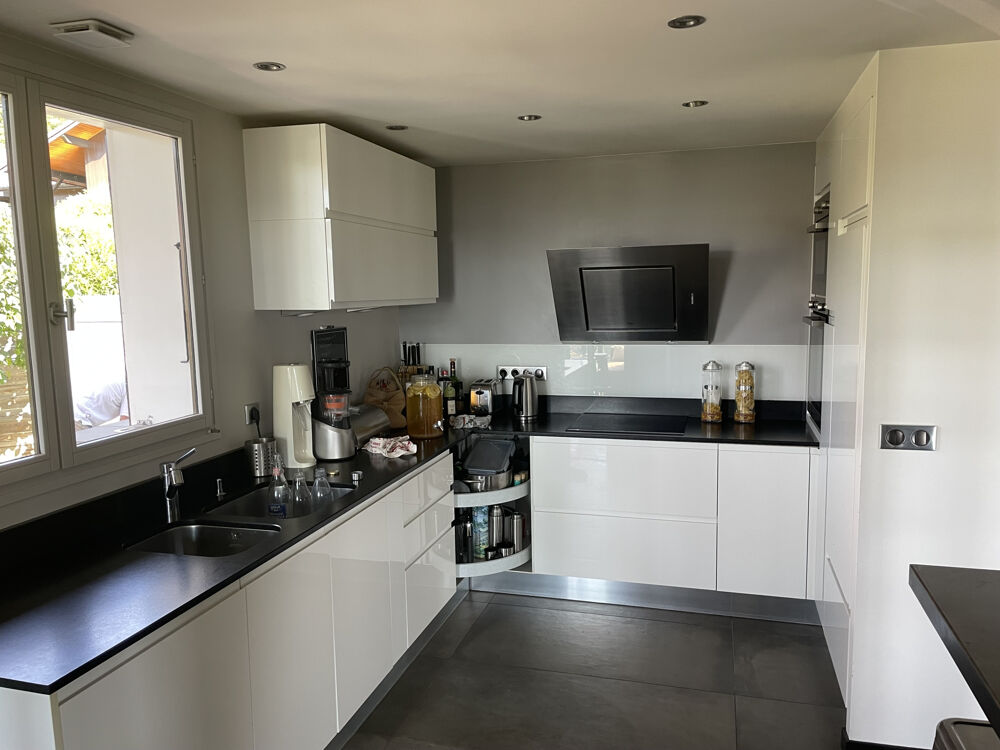 Immobilier de prestige : maison avec terrasse en vente à Annecy