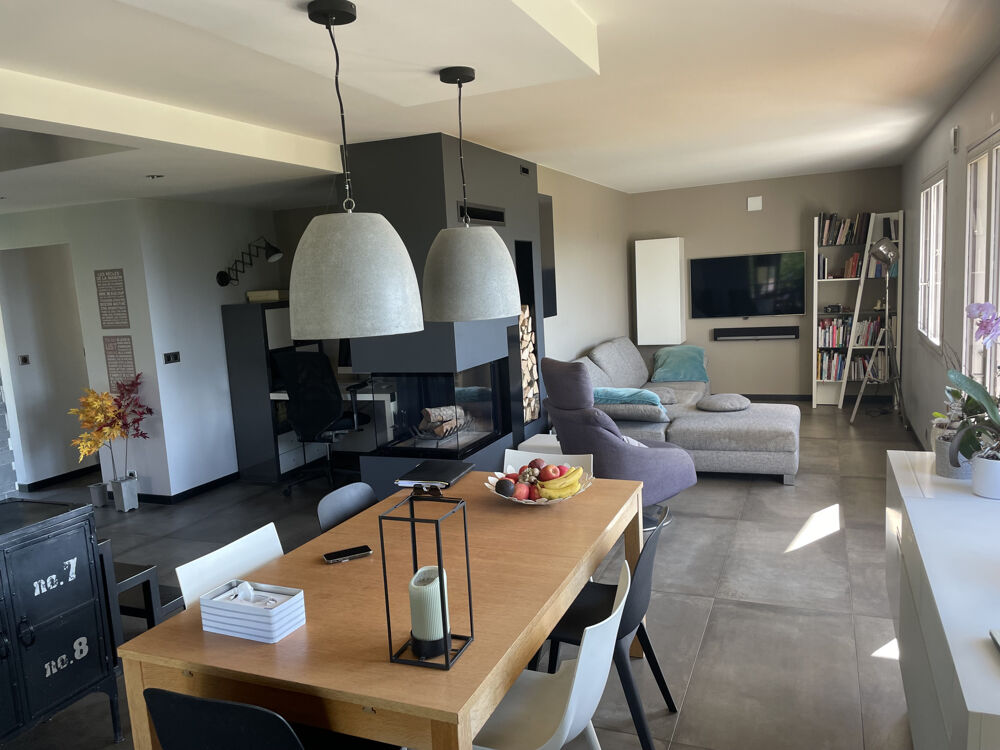 Immobilier de prestige : maison avec terrasse en vente à Annecy