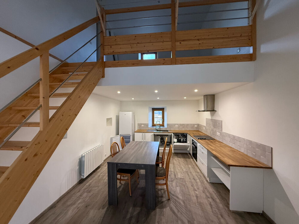 Appartement atypique avec atelier et potentiel dagrandissement 72 m2 hab. + 50 m2 atelier + combles aménage