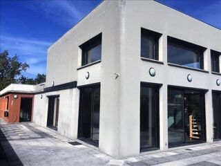  Appartement à louer 8 pièces 279 m²