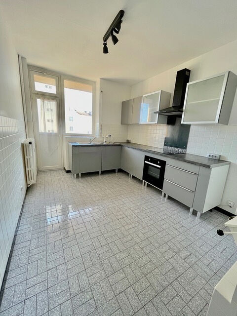  Appartement � louer 4 pi�ces 102 m�