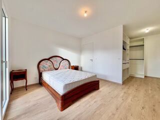  Appartement à louer 5 pièces 115 m²