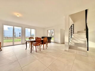  Appartement � louer 5 pi�ces 115 m�