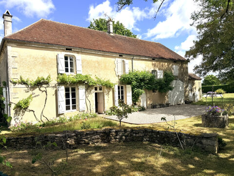   A seulement 2h de Paris (via A6 ou A77), de couvrez cette charmante longe re du XIXe sie cle, sa piscine ... Maison - 8 pièce(s) - 225 m²
