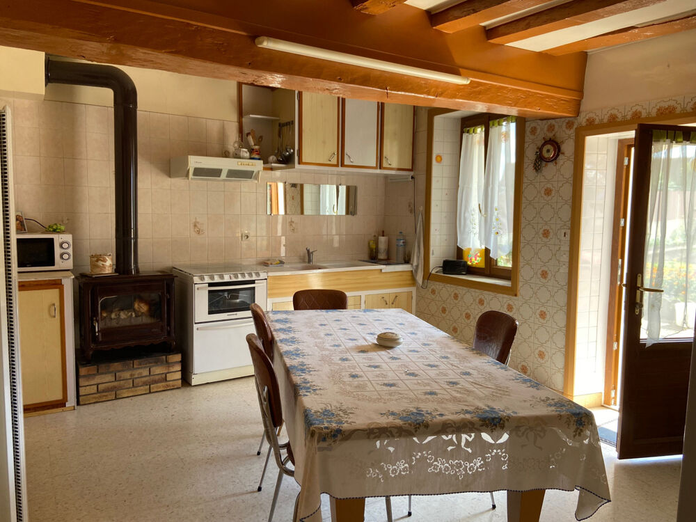 Vente Maison A 15 mn de TOUCY, Maison ancienne avec jardin, garage, atelier, cellier, cave voûtée ... Saints