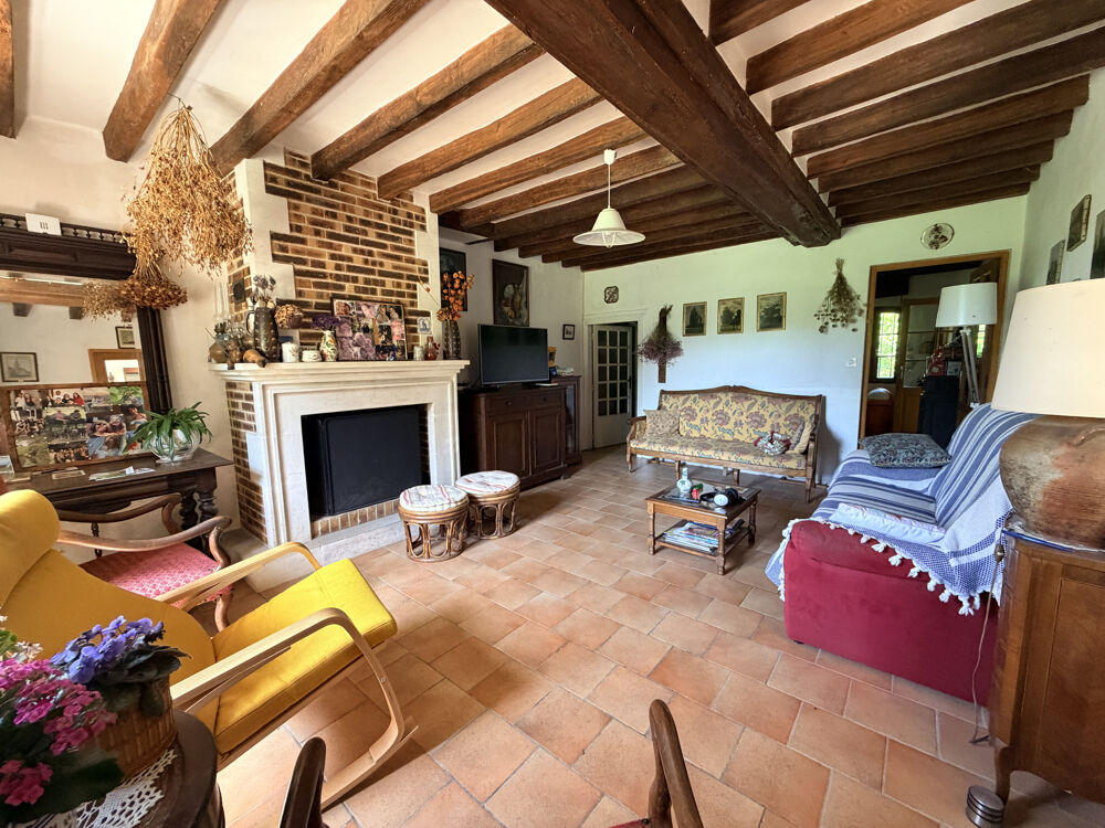 A 15 mn de TOUCY Propriété de caractère Ancienne Tuilerie du XIX siècle 218 m2 habitables 3,4 hectares