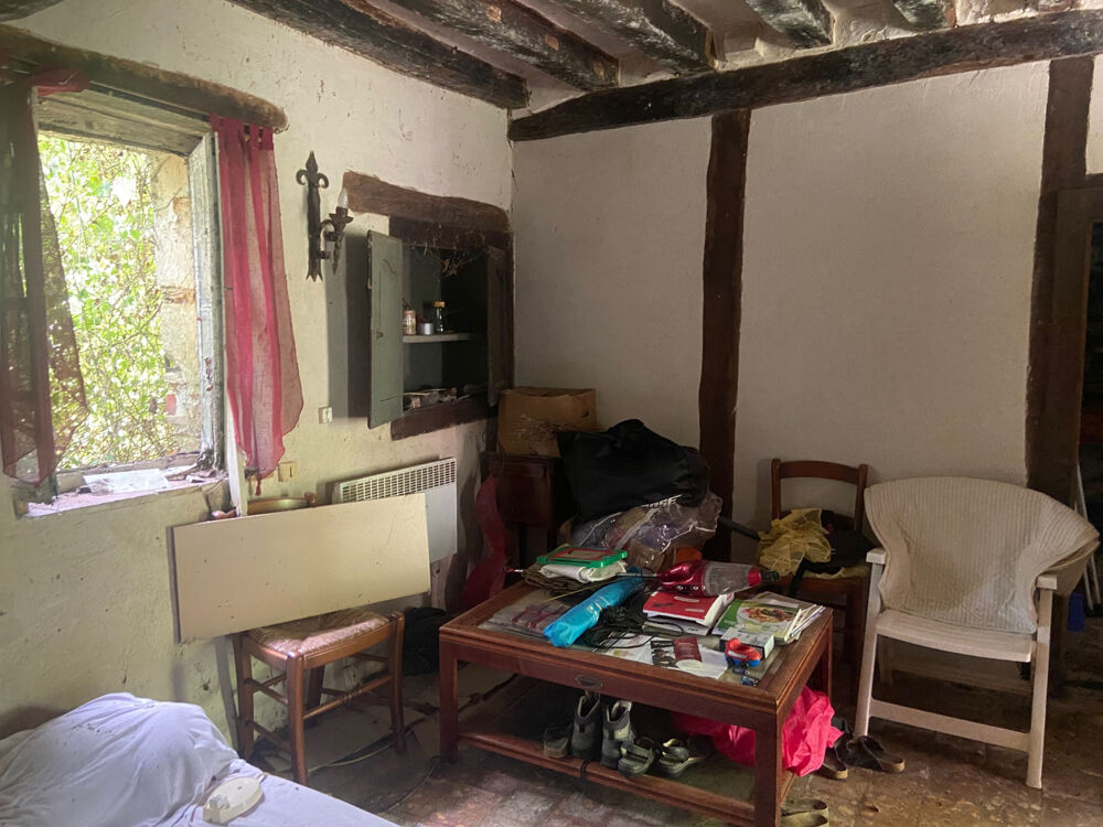 TREIGNY, Longère à rénover en totalité à saisir !!!