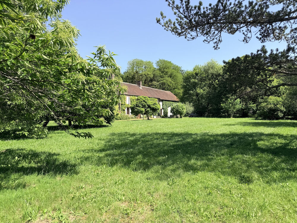 A 15 mn de TOUCY Propriété de caractère Ancienne Tuilerie du XIX siècle 218 m2 habitables 3,4 hectares