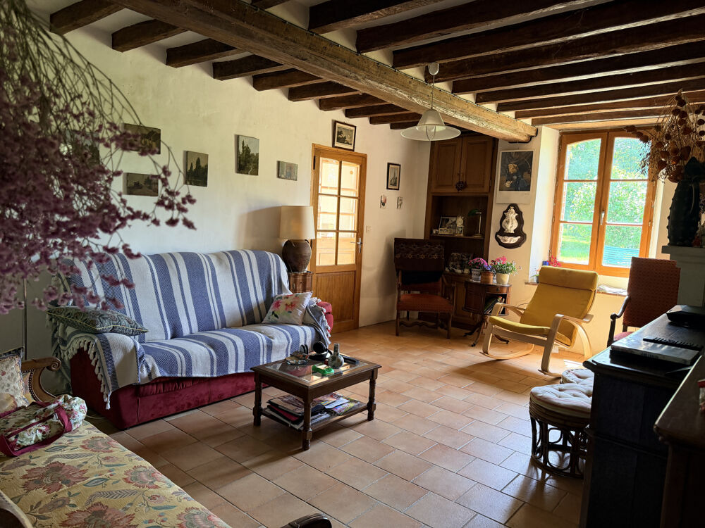 A 15 mn de TOUCY Propriété de caractère Ancienne Tuilerie du XIX siècle 218 m2 habitables 3,4 hectares
