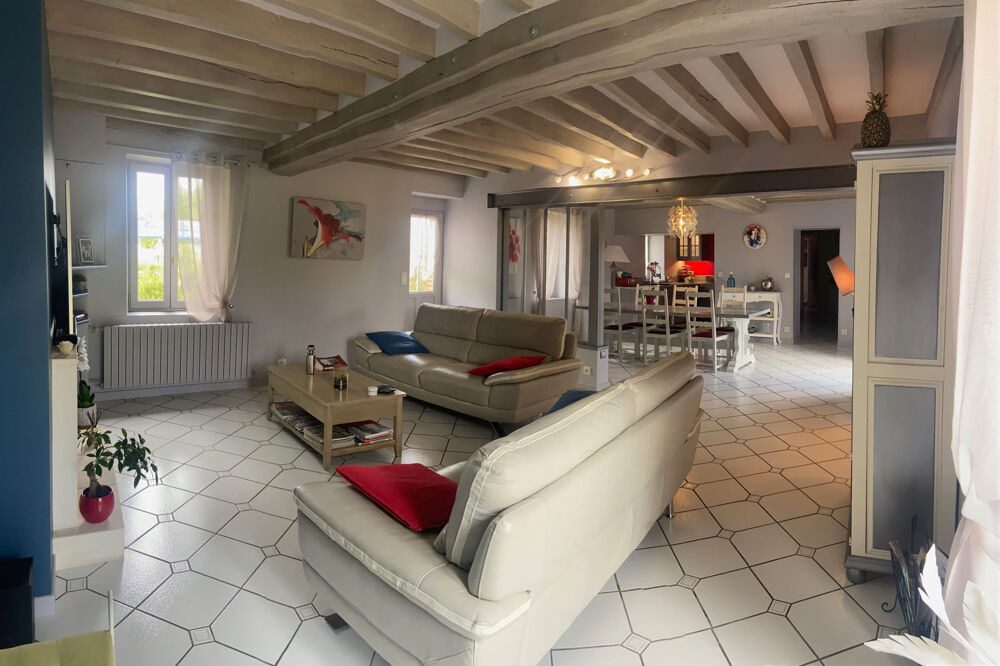 Vente Maison A TOUCY (89130),  CHARMANTE MAISON ANCIENNE de 177 m2, le tout sur un terrain arboré de 1774 m2. Toucy
