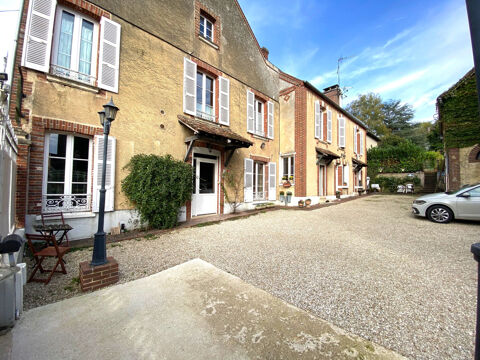   TOUCY Charmante maison ancienne permettant un projet en maison d'habitation principale, secondaire, chambres d Maison - 7 pi�ce(s) - 242 m�