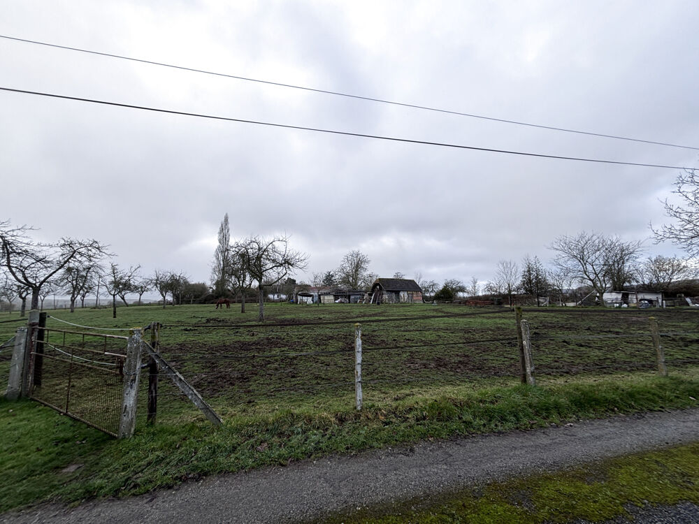 Propriété en colombages avec dépendances sur terrain de 9220m2