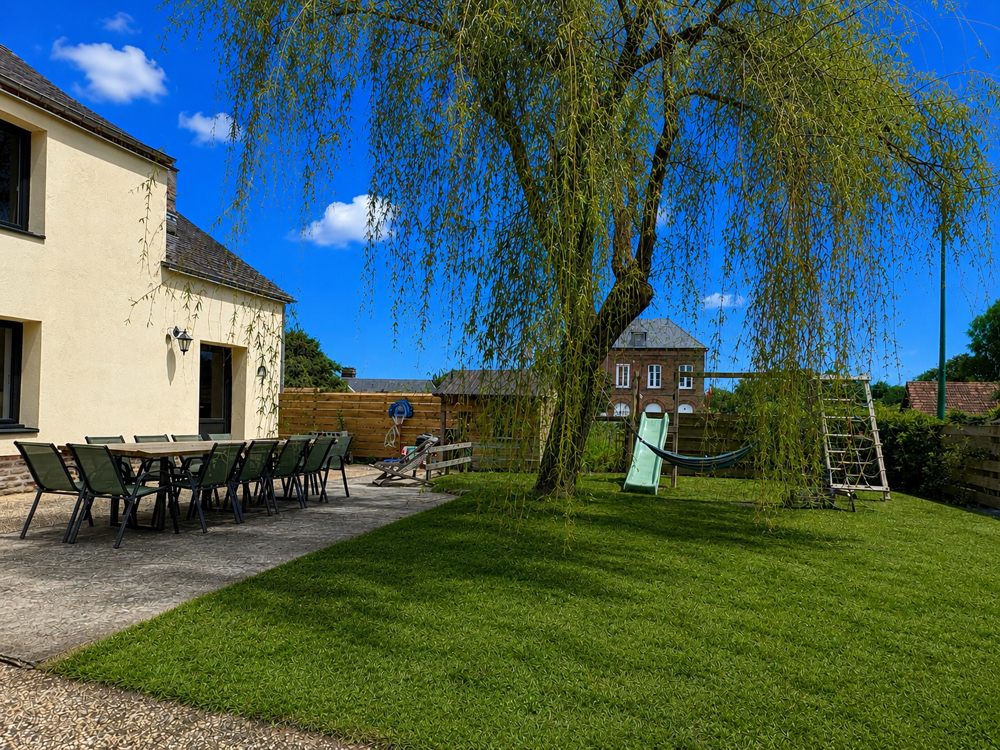 BELLE MAISON DE CAMPAGNE COMPLETEMENT RÉNOVÉE À VENDRE